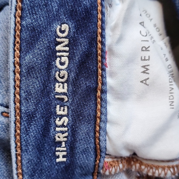 American Eagle Outfitters Distressed Jeans - Picture 13 of 13